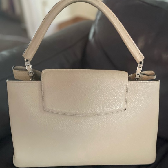 🔥SOLD 🔥 LV Capucine pebbled leather hand bag - Picture 3 of 16